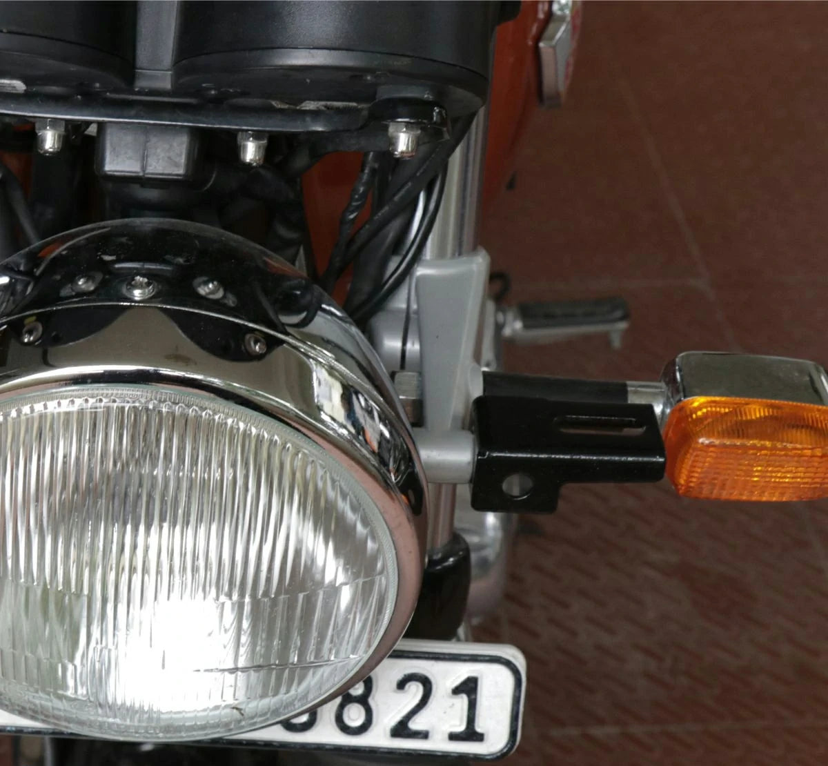 MADDOG - UNIVERSAL HEADLIGHT CLAMP